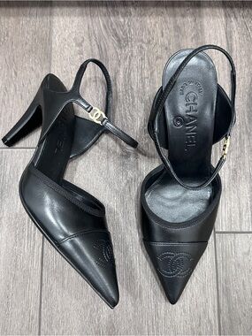 2026 CHANEL BLAZY BLACK LEATHER POINTY TOE GOLD CC LOGO SANDALS HEELS SHOES 35.5